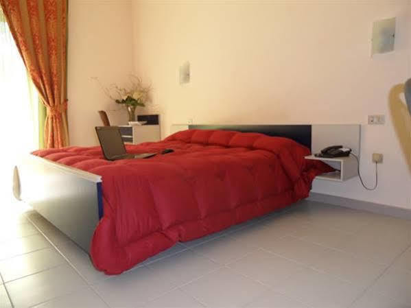 Hotel Villa Giusy Castellaneta Marina Extérieur photo